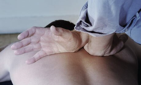 Chiropractor manipulates 002 Basic Tricks on Coping with Back Discomfort 