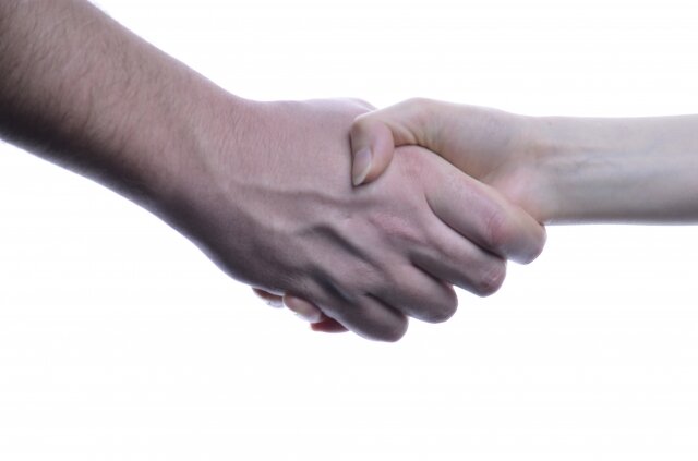 shake hands Confidence Is Key: 5 Tips To Help You Nail Your Next Job Interview